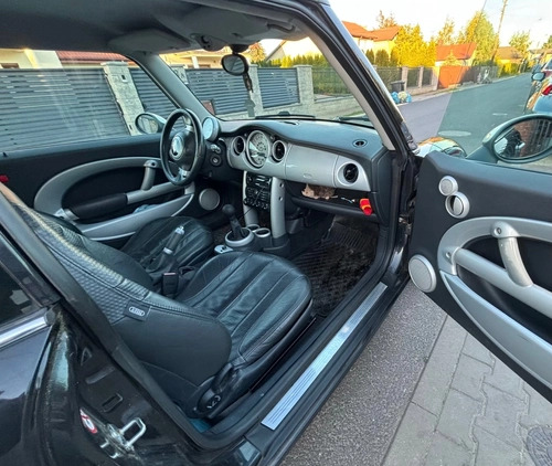 MINI Cooper cena 10000 przebieg: 180000, rok produkcji 2002 z Starachowice małe 137